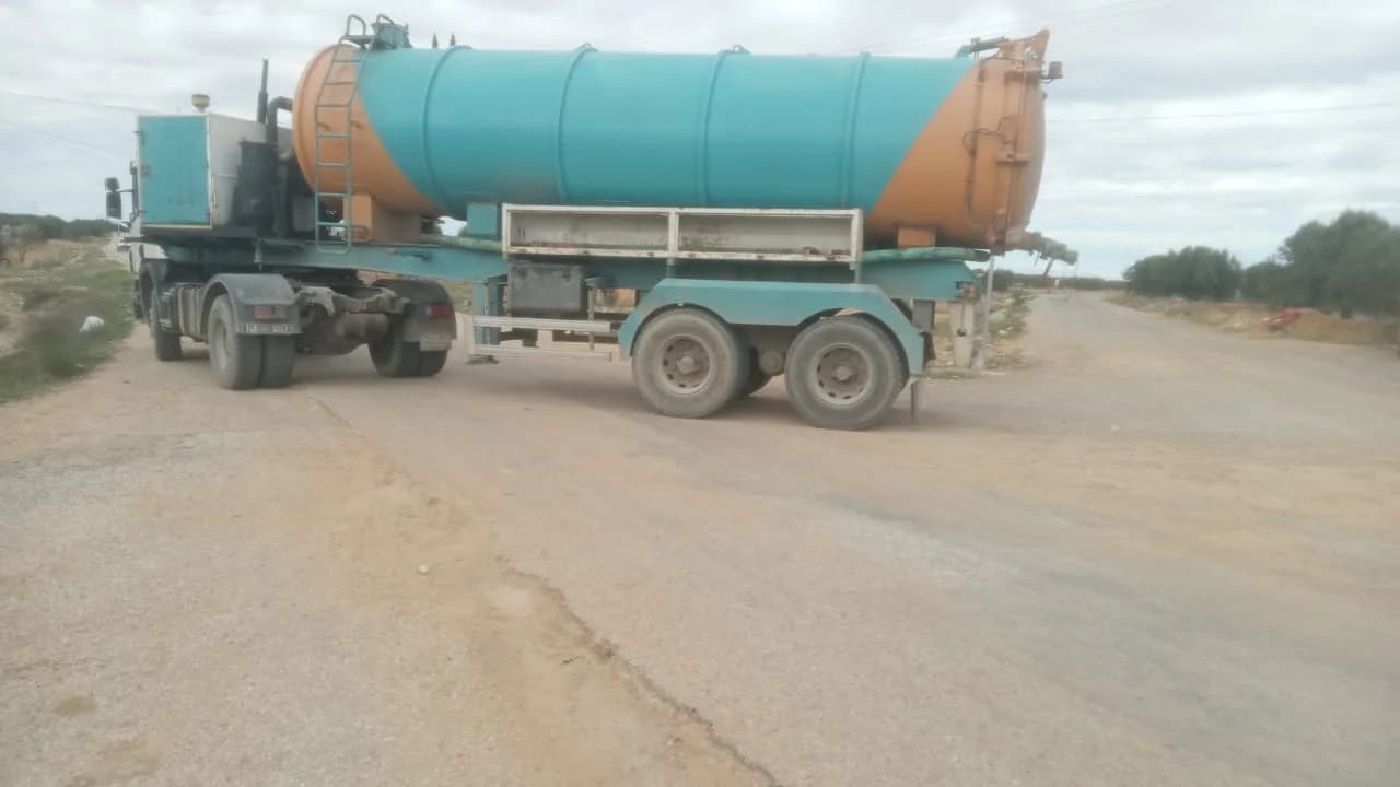 Camion-citerne EPS en déplacement
